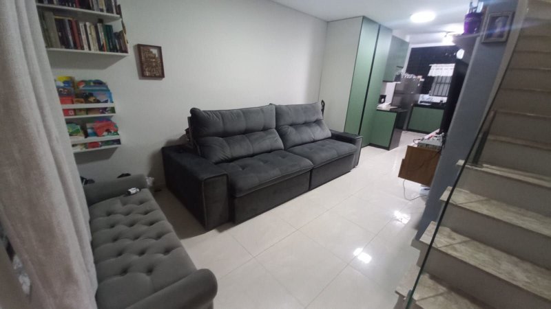 Sobrado no bairro Socorro com 02 dormitórios sendo 02 suítes e área gourmet - Mogi das Cruzes - 