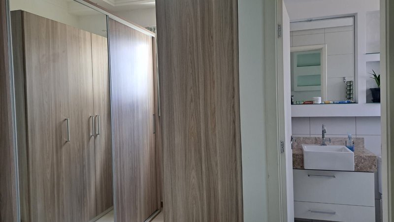 Apartamento Luzes mobiliado no Nova Mogilar  com 03 dormitórios, suíte e closet - Mogi das Cruzes - 