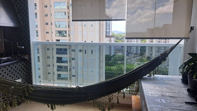 Apartamento Luzes mobiliado no Nova Mogilar  com 03 dormitórios, suíte e closet - Mogi das Cruzes - 
