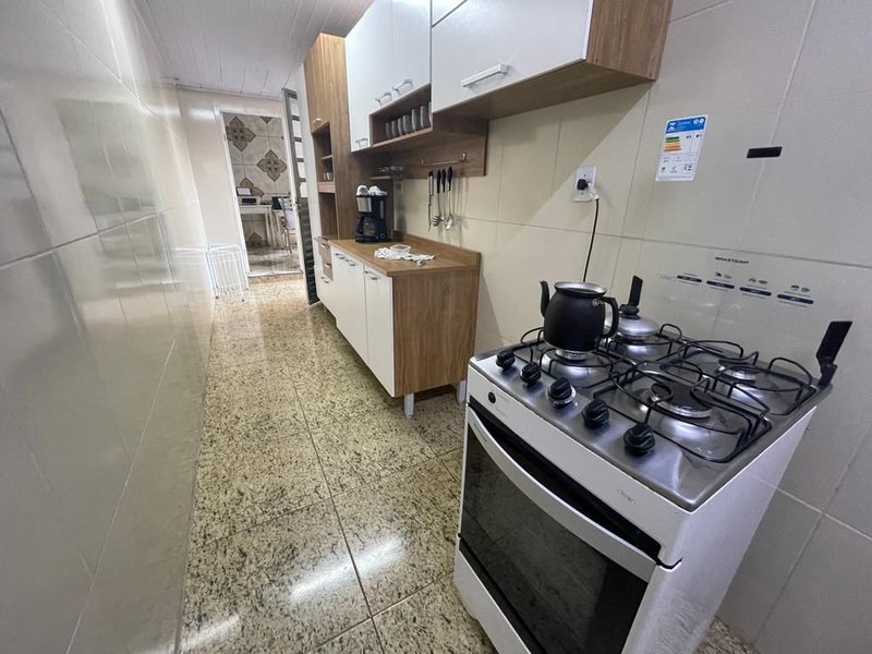 Casa térrea no Conjunto do Bosque com 02 dormitórios e edícula - Mogi das Cruzes - 
