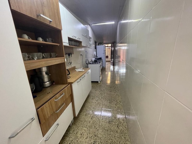 Casa térrea no Conjunto do Bosque com 02 dormitórios e edícula - Mogi das Cruzes - 