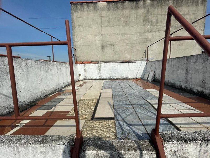 Casa térrea no Conjunto do Bosque com 02 dormitórios e edícula - Mogi das Cruzes - 