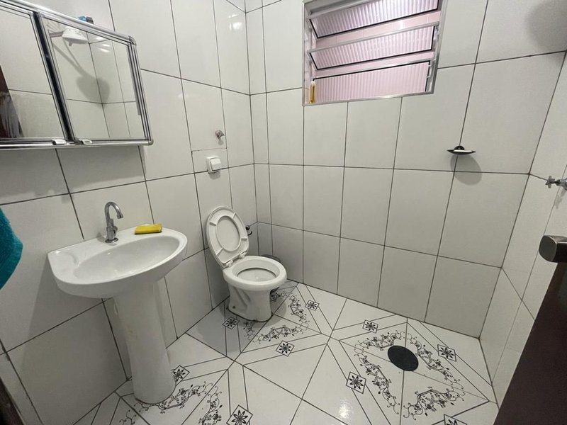 Casa térrea no Conjunto do Bosque com 02 dormitórios e edícula - Mogi das Cruzes - 