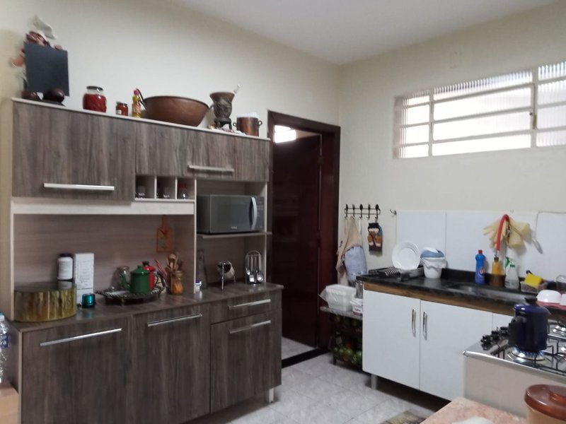 Sobrado em área comercial e residencial com edícula - Mogi das Cruzes - 