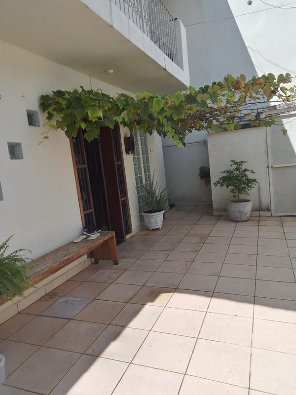 Sobrado em área comercial e residencial com edícula - Mogi das Cruzes - 