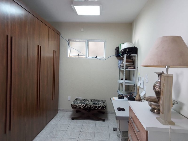 Sobrado em área comercial e residencial com edícula - Mogi das Cruzes - 