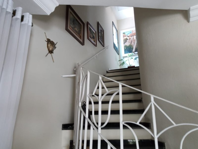 Sobrado em área comercial e residencial com edícula - Mogi das Cruzes - 