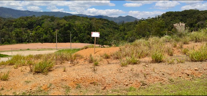 TERRENO EM CONDOMÍNIO FECHADO PRÓXIMO AO CENTRO - Brusque - 