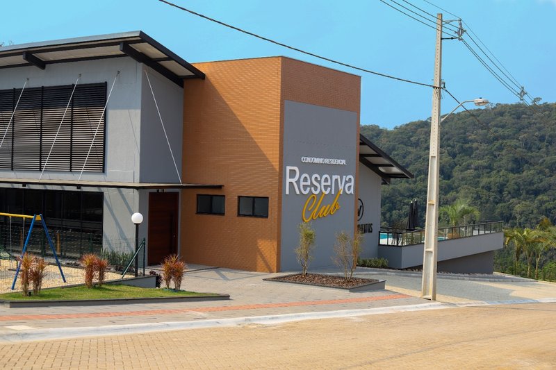 TERRENO EM CONDOMÍNIO FECHADO PRÓXIMO AO CENTRO - Brusque - 