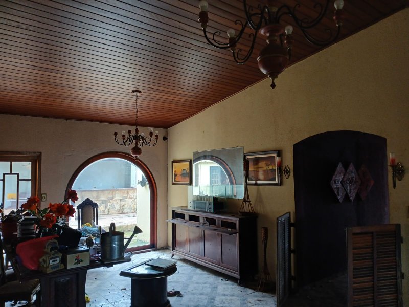 Linda Chácara com 1600m2 Prox. a Km 42 da Rod. Castelo Branco - Santana de Parnaíba - 