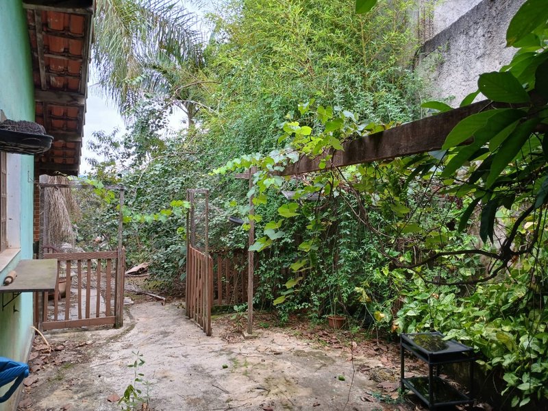 Linda Chácara com 1600m2 Prox. a Km 42 da Rod. Castelo Branco - Santana de Parnaíba - 