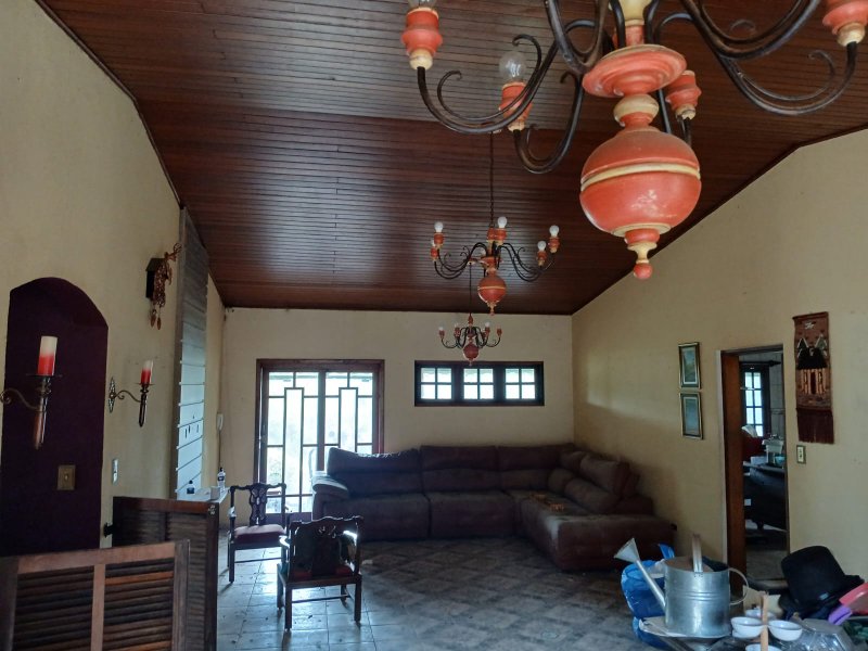 Linda Chácara com 1600m2 Prox. a Km 42 da Rod. Castelo Branco - Santana de Parnaíba - 