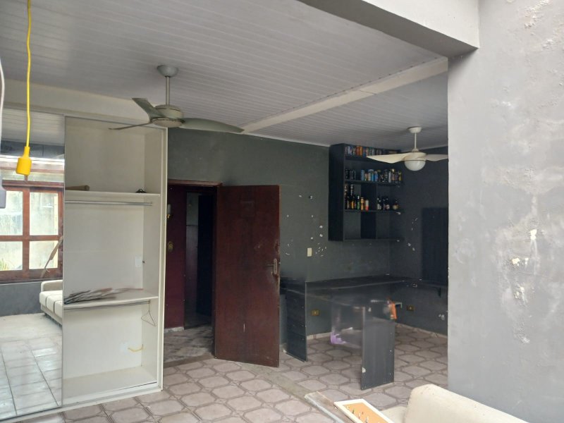 Linda Chácara com 1600m2 Prox. a Km 42 da Rod. Castelo Branco - Santana de Parnaíba - 