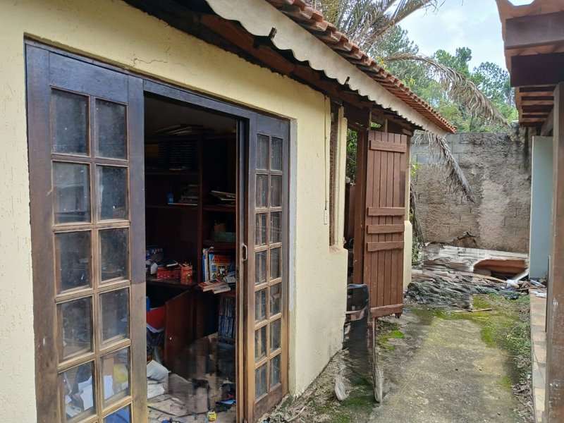 Linda Chácara com 1600m2 Prox. a Km 42 da Rod. Castelo Branco - Santana de Parnaíba - 