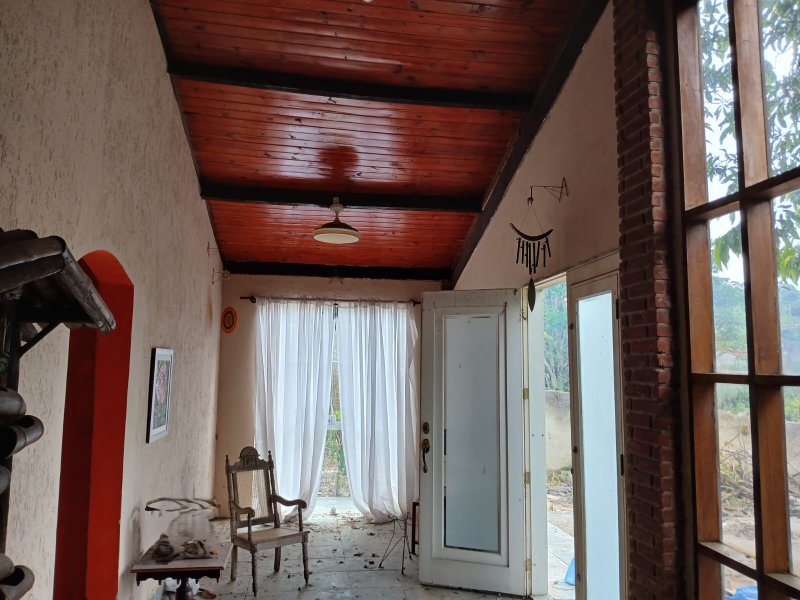 Linda Chácara com 1600m2 Prox. a Km 42 da Rod. Castelo Branco - Santana de Parnaíba - 