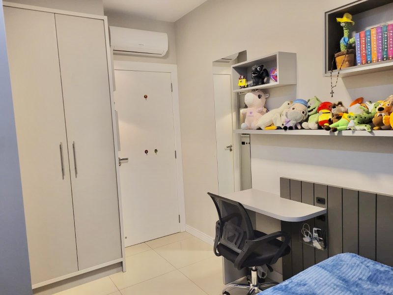 APARTAMENTO COM 1 SUÍTE MAIS 2 DORMITÓRIOS E 2 VGAS DE GARAGEM NO SÃO LUIZ - Brusque - 