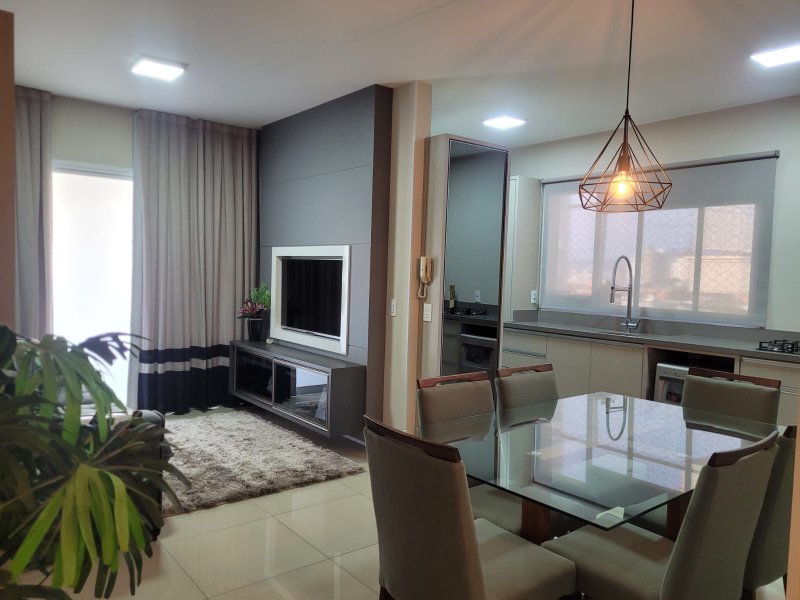APARTAMENTO COM 1 SUÍTE MAIS 2 DORMITÓRIOS E 2 VGAS DE GARAGEM NO SÃO LUIZ - Brusque - 
