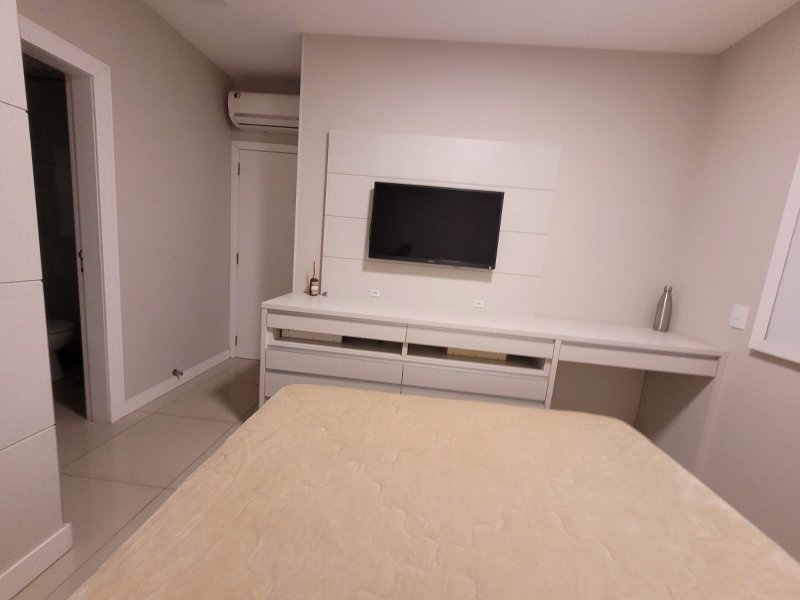 APARTAMENTO COM 1 SUÍTE MAIS 2 DORMITÓRIOS E 2 VGAS DE GARAGEM NO SÃO LUIZ - Brusque - 