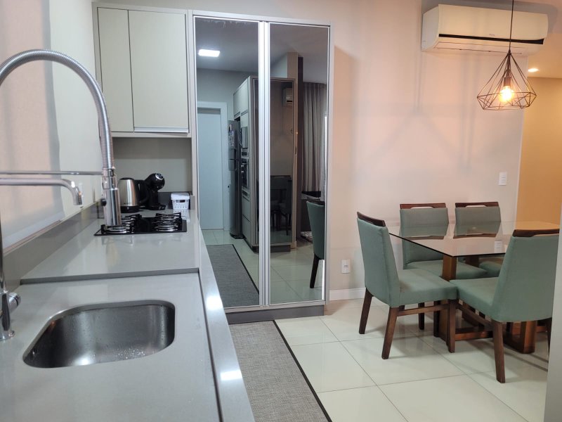 APARTAMENTO COM 1 SUÍTE MAIS 2 DORMITÓRIOS E 2 VGAS DE GARAGEM NO SÃO LUIZ - Brusque - 