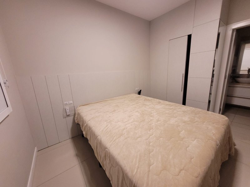 APARTAMENTO COM 1 SUÍTE MAIS 2 DORMITÓRIOS E 2 VGAS DE GARAGEM NO SÃO LUIZ - Brusque - 