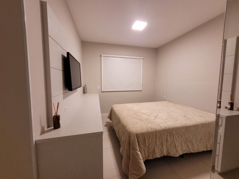 APARTAMENTO COM 1 SUÍTE MAIS 2 DORMITÓRIOS E 2 VGAS DE GARAGEM NO SÃO LUIZ - Brusque - 
