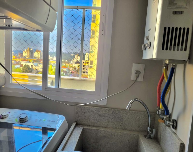 APARTAMENTO COM 1 SUÍTE MAIS 2 DORMITÓRIOS E 2 VGAS DE GARAGEM NO SÃO LUIZ - Brusque - 