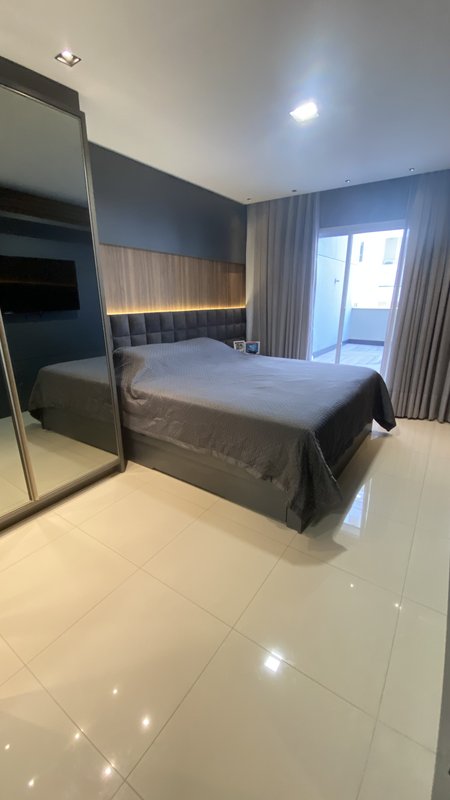 APARTAMENTO COM 1 SUÍTE MAIS 1 DORMITÓRIO MOBILIADO NO SÃO LUIZ - Brusque - 