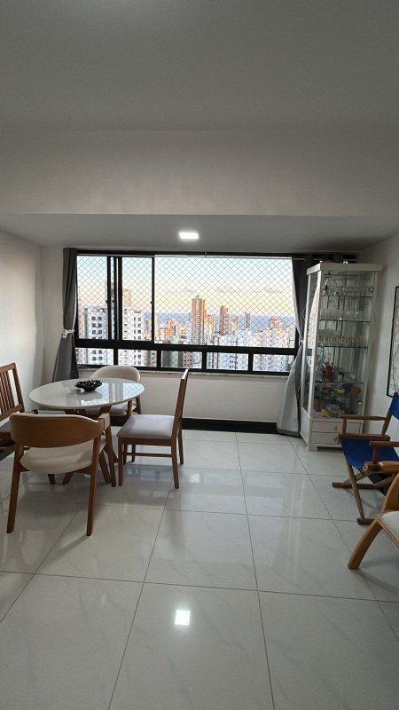 APARTAMENTO VISTA MAR  2 QUARTOS SUÍTE VARANDA GARAGEM À VENDA NA GRAÇA! Avenida Euclydes da Cunha Salvador - 