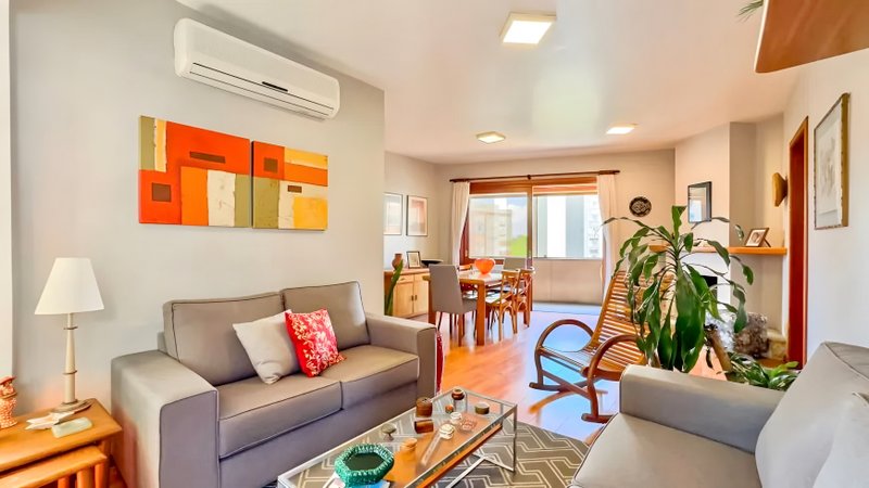 R$ 1.250.000 - MARAVILHOSO - ANDAR INTEIRO - 134m2 - 3 DORM - SACADÃO - LAREIRA - 2 VAGAS Rua Pedro Weingartner Porto Alegre - 