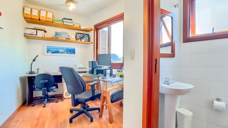 R$ 1.250.000 - MARAVILHOSO - ANDAR INTEIRO - 134m2 - 3 DORM - SACADÃO - LAREIRA - 2 VAGAS Rua Pedro Weingartner Porto Alegre - 