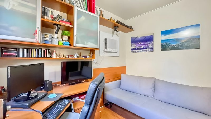 R$ 1.250.000 - MARAVILHOSO - ANDAR INTEIRO - 134m2 - 3 DORM - SACADÃO - LAREIRA - 2 VAGAS Rua Pedro Weingartner Porto Alegre - 