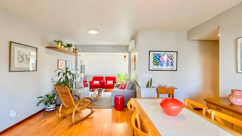 R$ 1.250.000 - MARAVILHOSO - ANDAR INTEIRO - 134m2 - 3 DORM - SACADÃO - LAREIRA - 2 VAGAS Rua Pedro Weingartner Porto Alegre - 