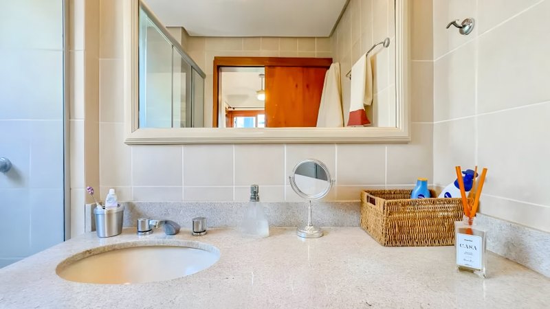 R$ 1.250.000 - MARAVILHOSO - ANDAR INTEIRO - 134m2 - 3 DORM - SACADÃO - LAREIRA - 2 VAGAS Rua Pedro Weingartner Porto Alegre - 