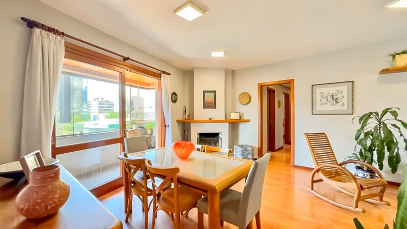 R$ 1.250.000 - MARAVILHOSO - ANDAR INTEIRO - 134m2 - 3 DORM - SACADÃO - LAREIRA - 2 VAGAS Rua Pedro Weingartner Porto Alegre - 