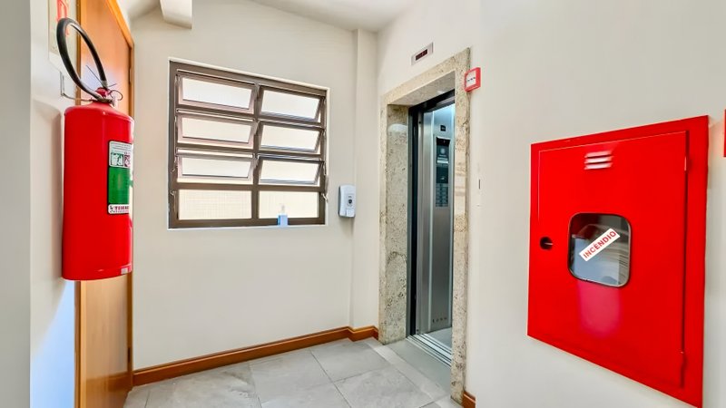 R$ 1.250.000 - MARAVILHOSO - ANDAR INTEIRO - 134m2 - 3 DORM - SACADÃO - LAREIRA - 2 VAGAS Rua Pedro Weingartner Porto Alegre - 