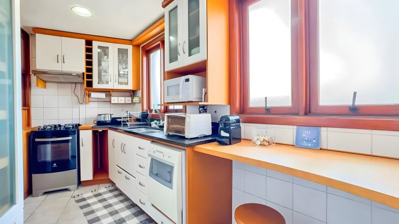 R$ 1.250.000 - MARAVILHOSO - ANDAR INTEIRO - 134m2 - 3 DORM - SACADÃO - LAREIRA - 2 VAGAS Rua Pedro Weingartner Porto Alegre - 