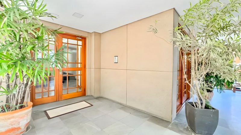 R$ 1.250.000 - MARAVILHOSO - ANDAR INTEIRO - 134m2 - 3 DORM - SACADÃO - LAREIRA - 2 VAGAS Rua Pedro Weingartner Porto Alegre - 