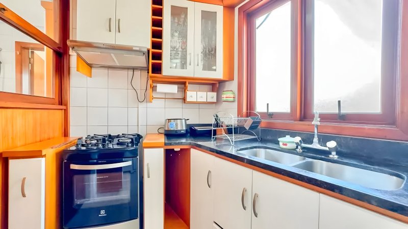 R$ 1.250.000 - MARAVILHOSO - ANDAR INTEIRO - 134m2 - 3 DORM - SACADÃO - LAREIRA - 2 VAGAS Rua Pedro Weingartner Porto Alegre - 