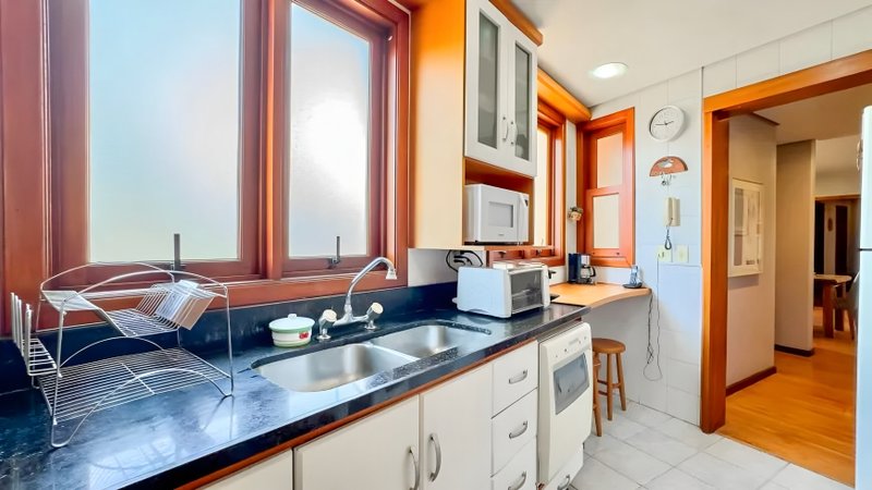 R$ 1.250.000 - MARAVILHOSO - ANDAR INTEIRO - 134m2 - 3 DORM - SACADÃO - LAREIRA - 2 VAGAS Rua Pedro Weingartner Porto Alegre - 