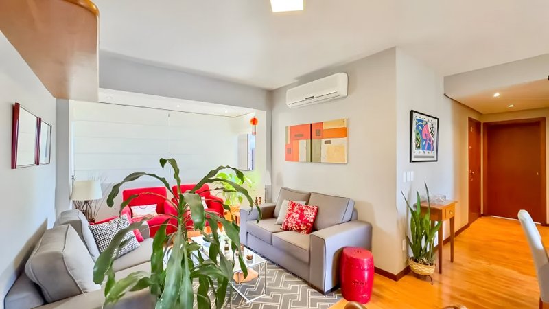 R$ 1.250.000 - MARAVILHOSO - ANDAR INTEIRO - 134m2 - 3 DORM - SACADÃO - LAREIRA - 2 VAGAS Rua Pedro Weingartner Porto Alegre - 