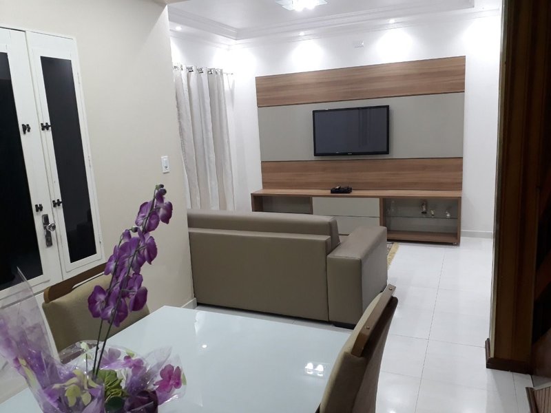 Sobrado no Cidade Jardim com 04 dormitórios, piscina, quintal e área gourmet Rua Victória do Prado Mello Mogi das Cruzes - 