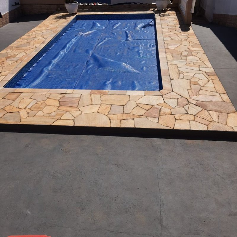 Sobrado no Cidade Jardim com 04 dormitórios, piscina, quintal e área gourmet Rua Victória do Prado Mello Mogi das Cruzes - 