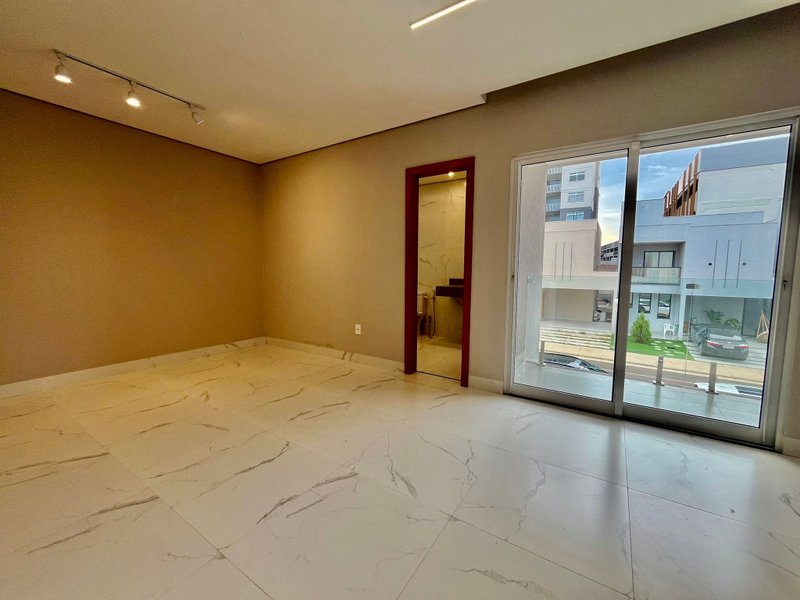 Sobrado de Alto Padrão no Residencial Recanto do Bosque: Conforto, Privacidade e Moderno Avenida Engenheiro Anysio da Rocha Compasso Porto Velho - 