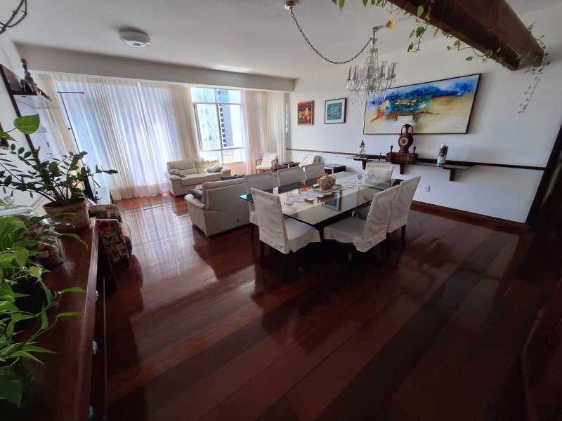 APARTAMENTO 4 QUARTOS SUITE NASCENTE VAGAS PARA ATÉ 6 CARROS ACADEMIA QUADRA À VENDA GRAÇA Rua Conde Filho Salvador - 