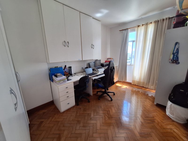 APARTAMENTO 4 QUARTOS SUITE NASCENTE VAGAS PARA ATÉ 6 CARROS ACADEMIA QUADRA À VENDA GRAÇA Rua Conde Filho Salvador - 