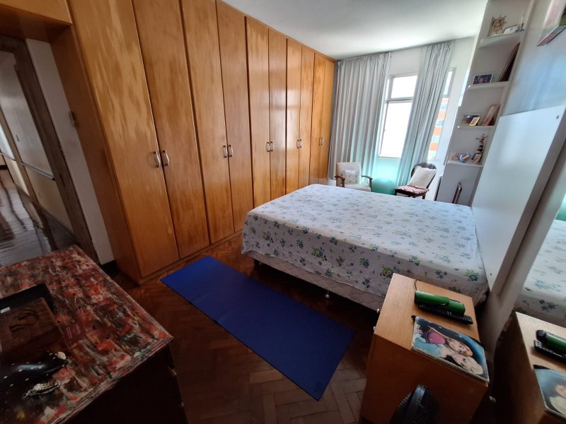 APARTAMENTO 4 QUARTOS SUITE NASCENTE VAGAS PARA ATÉ 6 CARROS ACADEMIA QUADRA À VENDA GRAÇA Rua Conde Filho Salvador - 