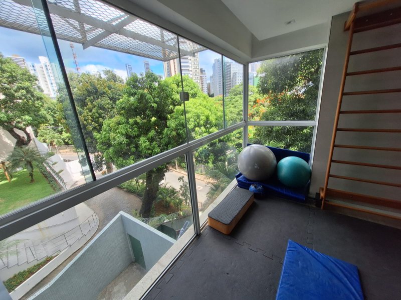 APARTAMENTO 4 QUARTOS SUITE NASCENTE VAGAS PARA ATÉ 6 CARROS ACADEMIA QUADRA À VENDA GRAÇA Rua Conde Filho Salvador - 