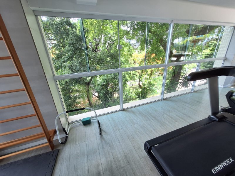 APARTAMENTO 4 QUARTOS SUITE NASCENTE VAGAS PARA ATÉ 6 CARROS ACADEMIA QUADRA À VENDA GRAÇA Rua Conde Filho Salvador - 