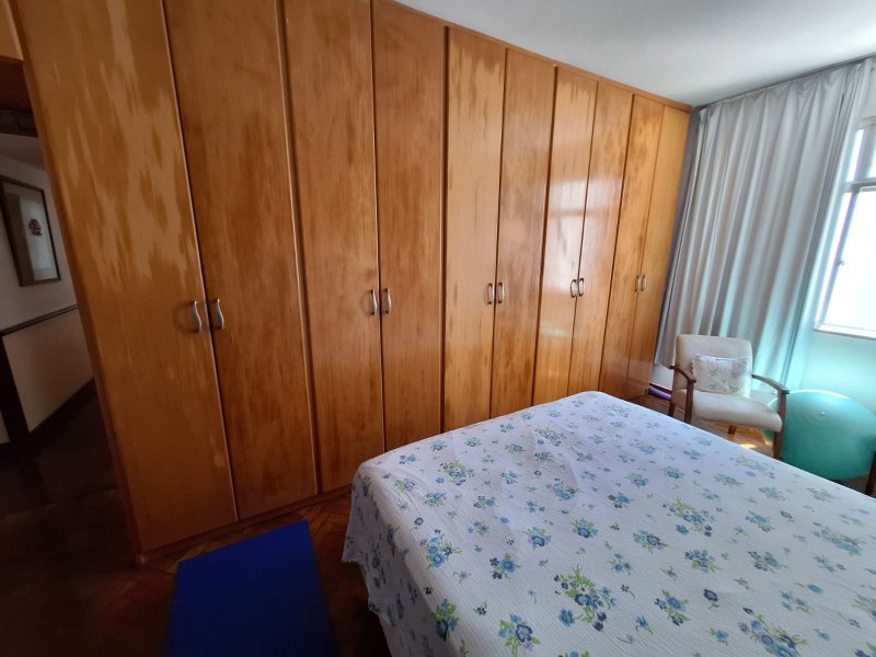 APARTAMENTO 4 QUARTOS SUITE NASCENTE VAGAS PARA ATÉ 6 CARROS ACADEMIA QUADRA À VENDA GRAÇA Rua Conde Filho Salvador - 