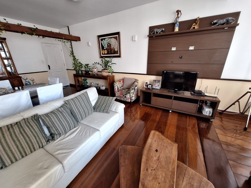 APARTAMENTO 4 QUARTOS SUITE NASCENTE VAGAS PARA ATÉ 6 CARROS ACADEMIA QUADRA À VENDA GRAÇA Rua Conde Filho Salvador - 